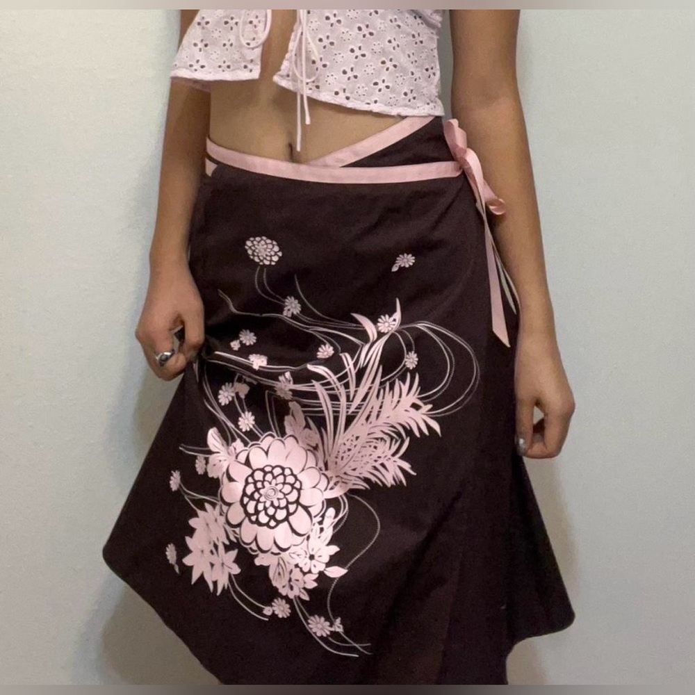 VtG Y2K Wrap Skirt w Floral Print - Like new size Small